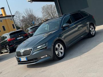 Skoda Superb Wagon Superb wagon 1.6 tdi Ambition