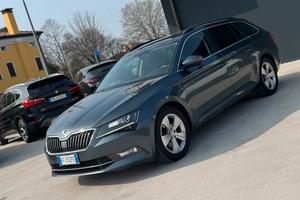 Skoda Superb Wagon Superb wagon 1.6 tdi Ambition