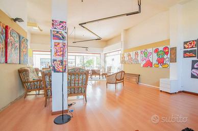 NEGOZIO A CASSANO D'ADDA