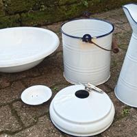 Brocca e catino smaltati fine 800/900.