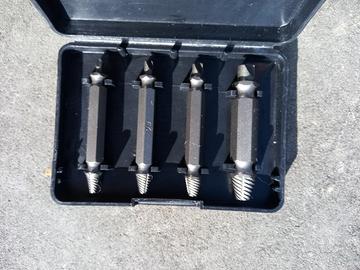 Set estrattori per viti rovinate