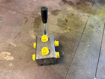 Deviatore idraulico di Flusso a 6 vie da 3/8.