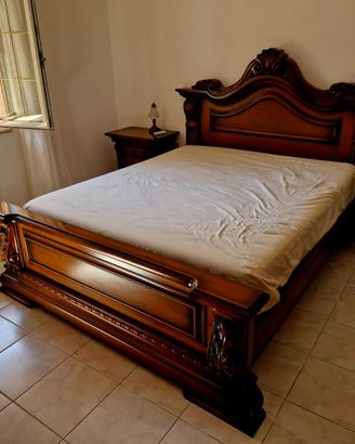 due comodini con intarsi e decora