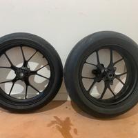 Cerchi forgiati per Aprilia rsv4 e Tuono