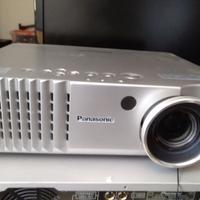 Proiettore Panasonic PT AE 700