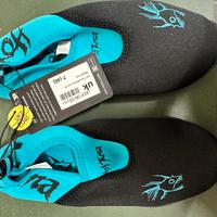 Scarpe piscina , scoglio, da usare con le pinne