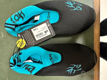 Scarpe piscina , scoglio, da usare con le pinne