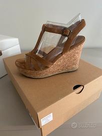 Sandalo con zeppa UGG