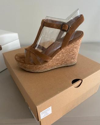 Sandalo con zeppa UGG