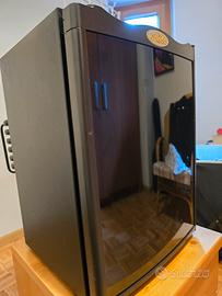 frigobar piccolo come quelli dell'hotel 