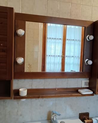 Specchio bagno con armadietti