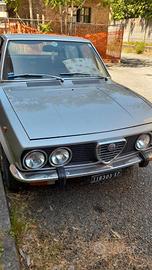 Alfa Romeo Alfetta color grigio