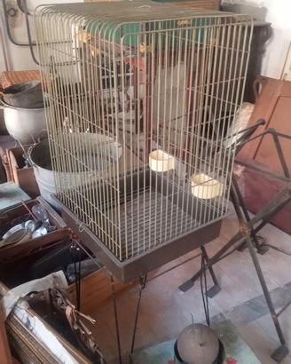 Voliera usata con base