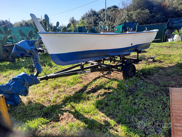 Barca motore fuori bordo