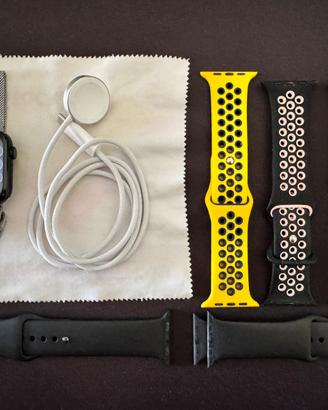 Apple watch serie SE 2 generaz 44 mm + 6 cinturini