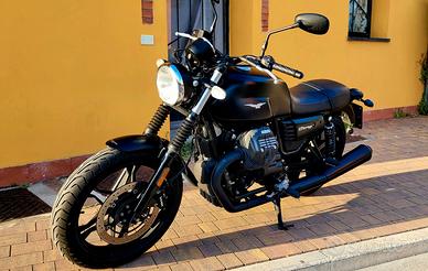 Moto Guzzi V7 III