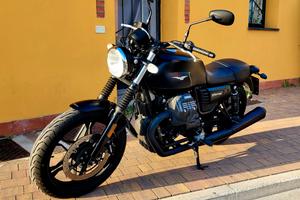Moto Guzzi V7 III