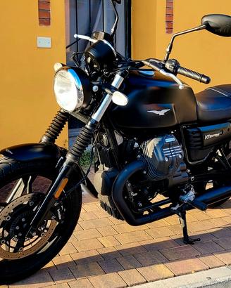 Moto Guzzi V7 III