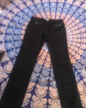 Pantalone donna nero tessuto tecnico elasticizzato