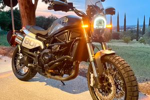 Benelli Leoncino 800 Trail