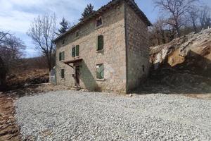 RUSTICO A PAVULLO NEL FRIGNANO