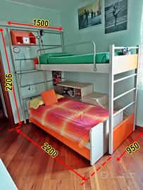 Letto a castello scorrevole con scala contenitore