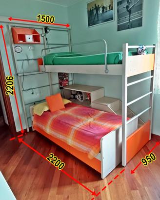 Letto a castello scorrevole con scala contenitore
