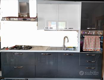 Cucina componibile lucida
