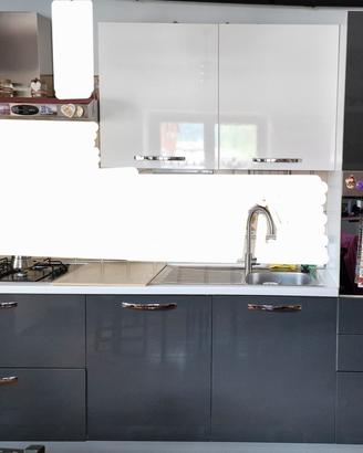 Cucina componibile lucida