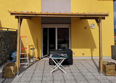 Pergola addossata 