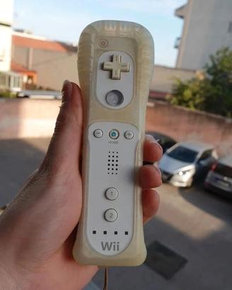 Telecomando Nintendo Wii con laccio e gommino