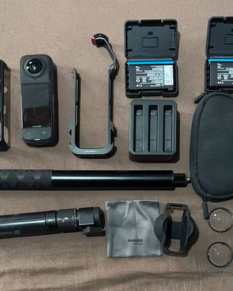 Insta 360 x4 con accessori