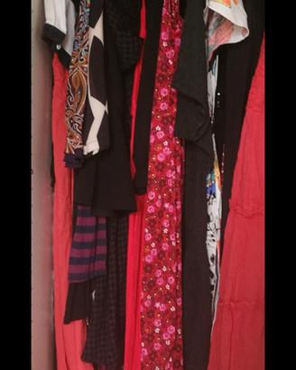 Stock abbigliamento nuovo e vintage.  200 capi. 