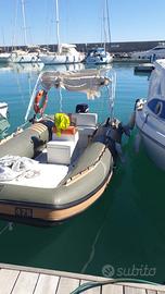 Gommone doppia chiglia