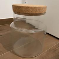 Grosso vaso di vetro con tappo di sughero