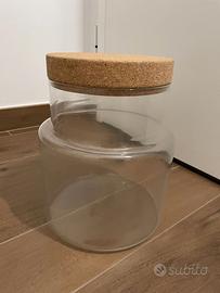 Grosso vaso di vetro con tappo di sughero