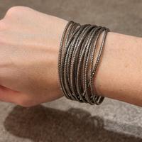 Bracciale multi-giro intrecciato color gunmetal