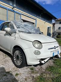 Fiat 500 auto incidentanta