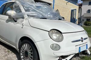 Fiat 500 auto incidentanta