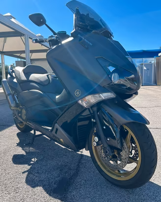 TMAX 530 