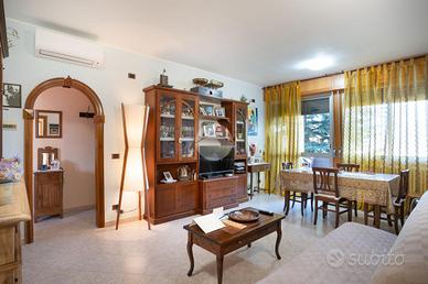 4 LOCALI A REGGIO NELL'EMILIA