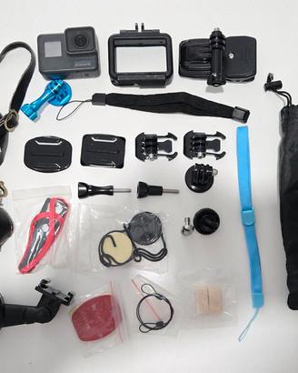 GOPRO HERO5 + custodia in pelle + accessori vari