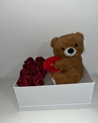 🧸🌹 Box con rose artigianali e peluche