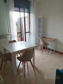 Monolocale con balcone e posto auto - Varese Sud
