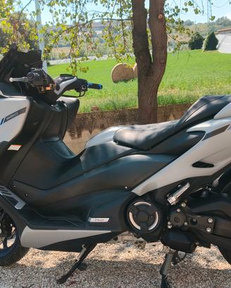 Yamaha T-Max 560