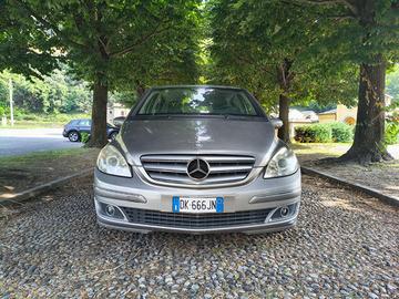 MERCEDES-BENZ B 180 CDI