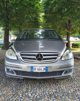MERCEDES-BENZ B 180 CDI