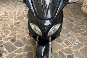Piaggio x9