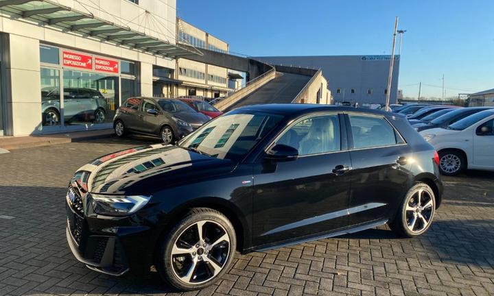AUDI A1 SPB 30 TFSI Identity Black EDITION