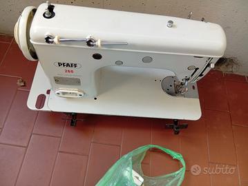 Pfaff 260 completa di mobile e accessori 